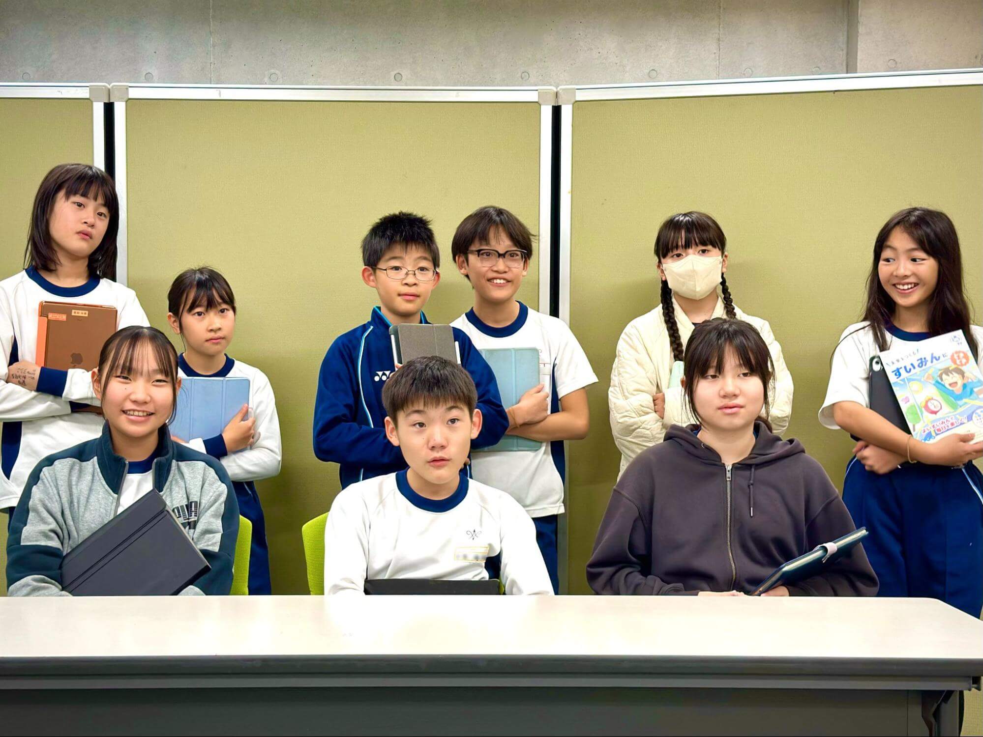 保健安全委員の児童たち