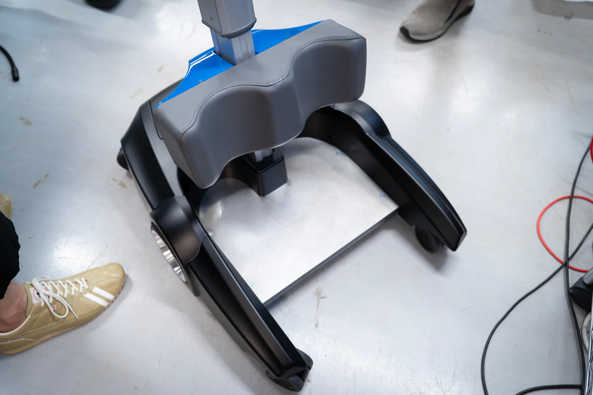 Mobyの足元、人の両足を乗せる部分