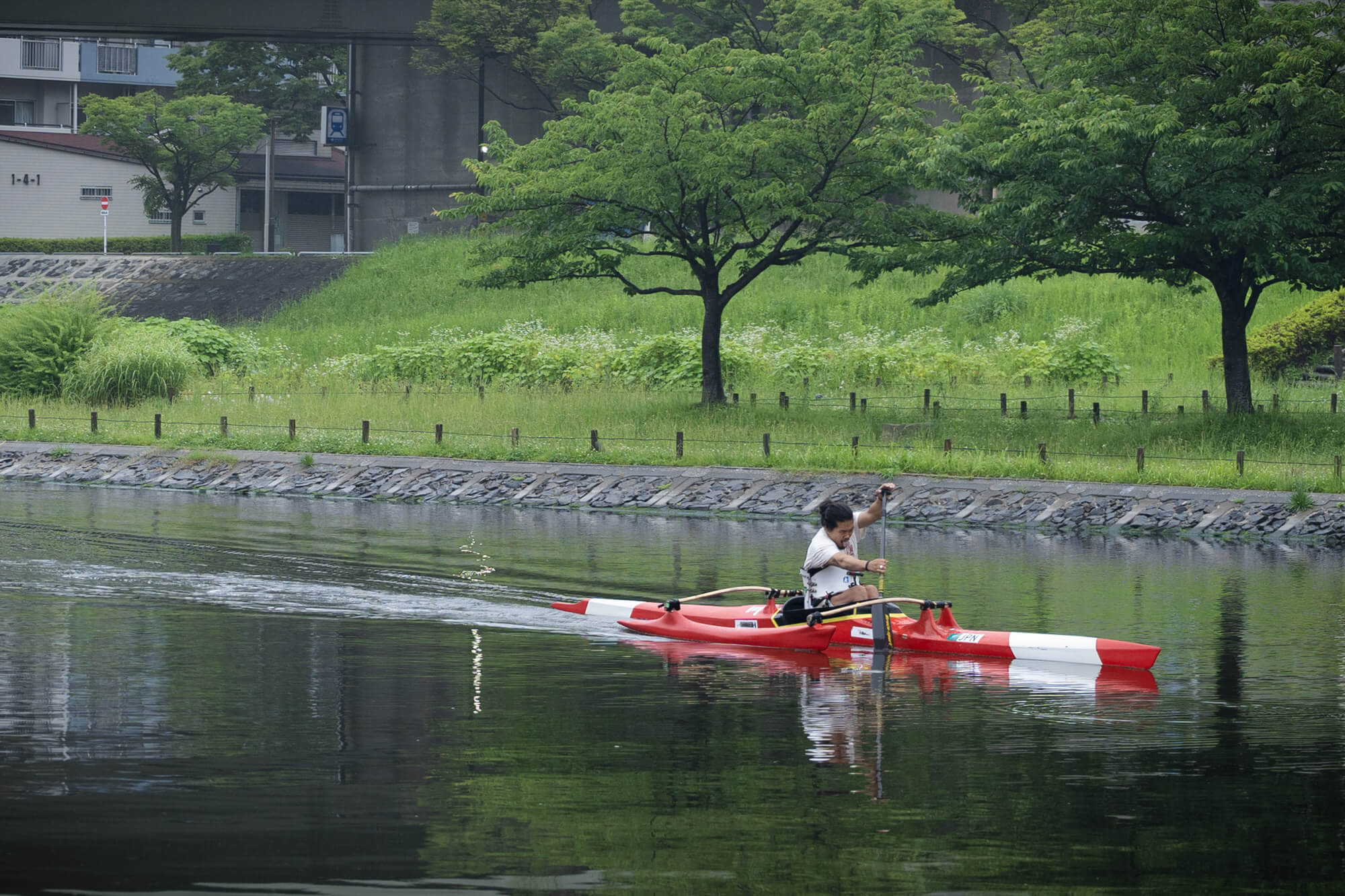 ヴァーの練習をする関根徹哉(せきねてつや)選手