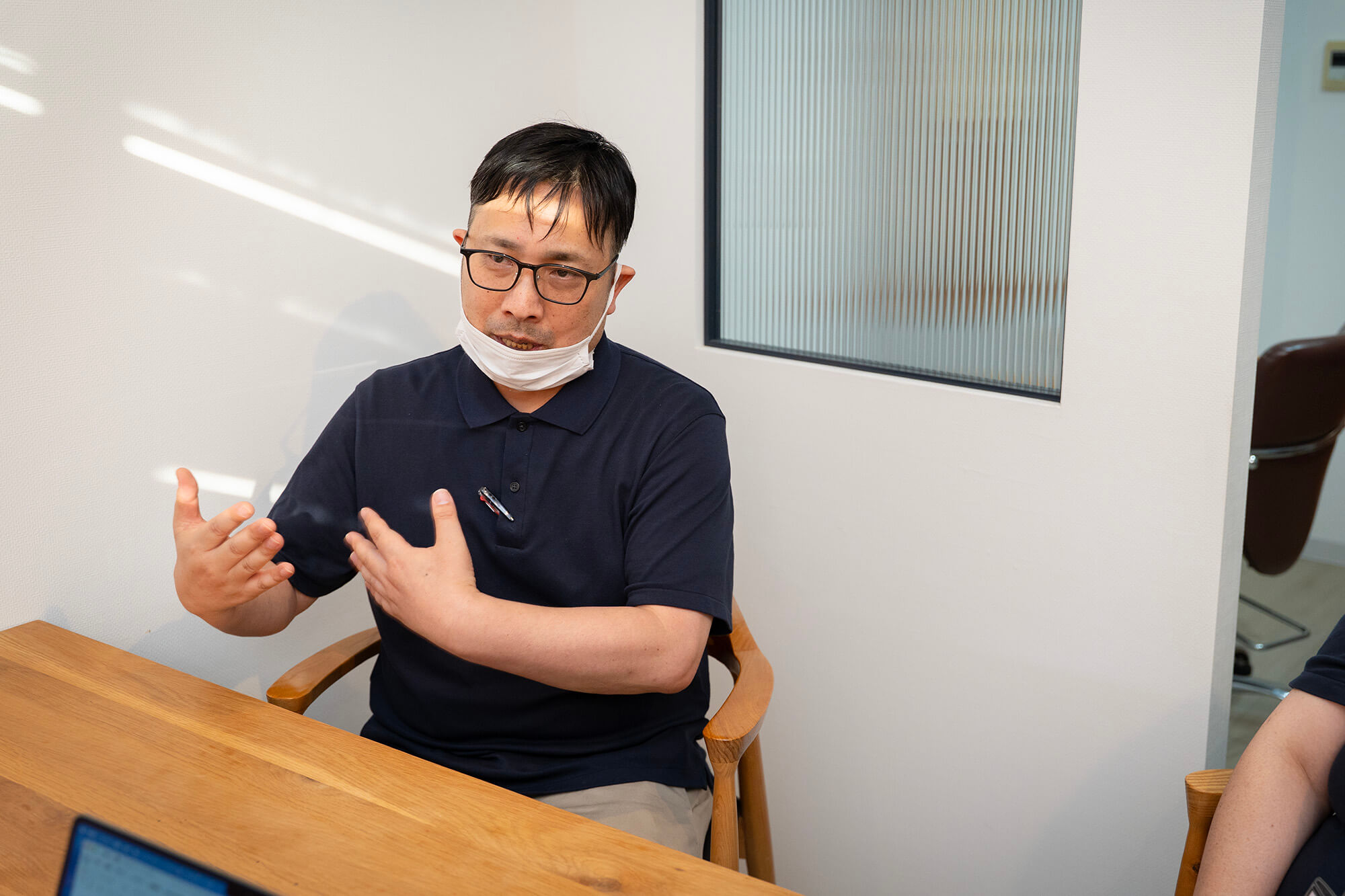 インタビューに答える種市（たねいち）施設長